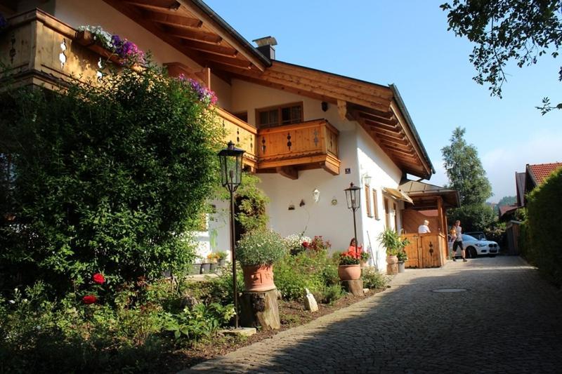 Appartementhaus Schirsner - Direkt Am See & Am Kurpark Schliersee Eksteriør bilde
